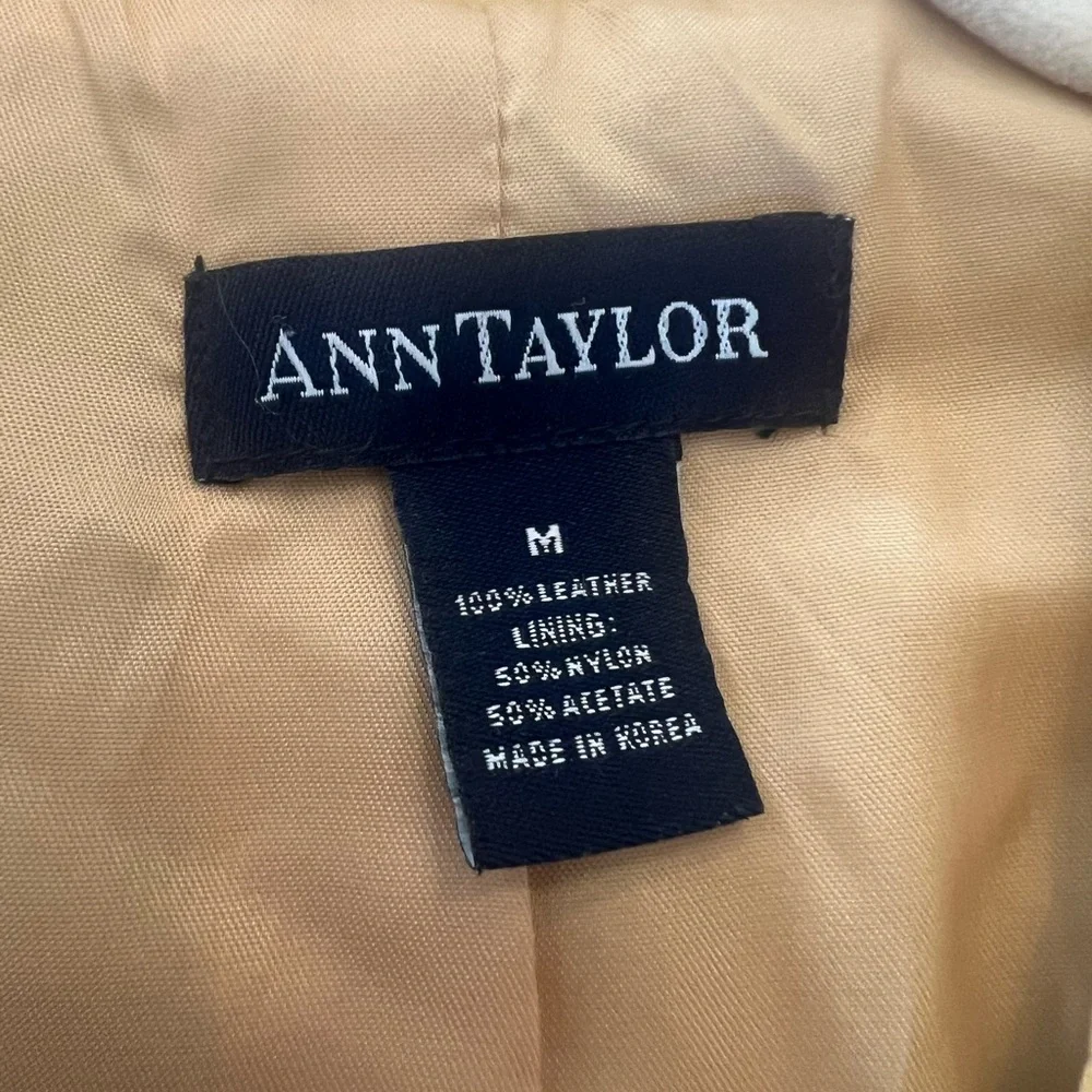 Ann Taylor 100% leather blazer style jacket Size M - Picture 3 of 4